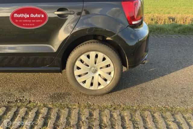 Volkswagen Polo (2011) thumbnail 10