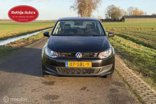 Volkswagen Polo (2011) thumbnail 2