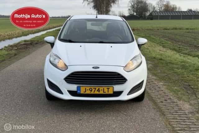Ford Fiesta (2021) thumbnail 2