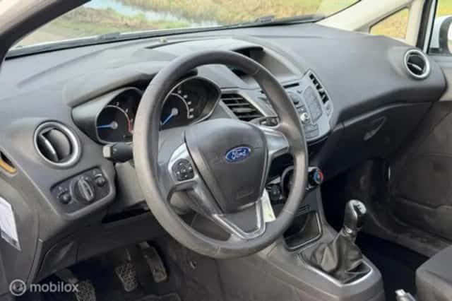 Ford Fiesta (2021) thumbnail 15