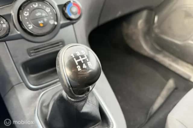 Ford Fiesta (2021) thumbnail 18