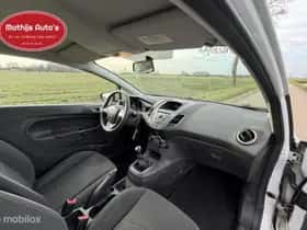 Ford Fiesta (2021) thumbnail 4