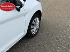Ford Fiesta (2021) thumbnail 9