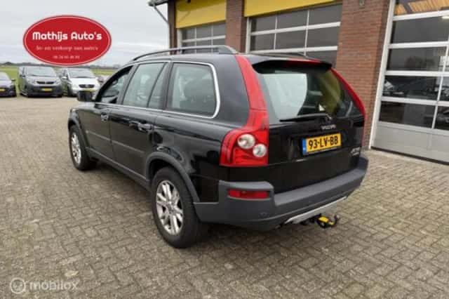 Volvo XC90 (2003) thumbnail 2