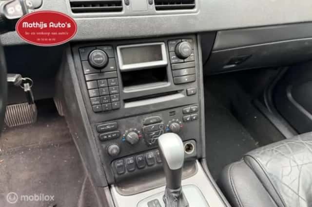 Volvo XC90 (2003) thumbnail 6