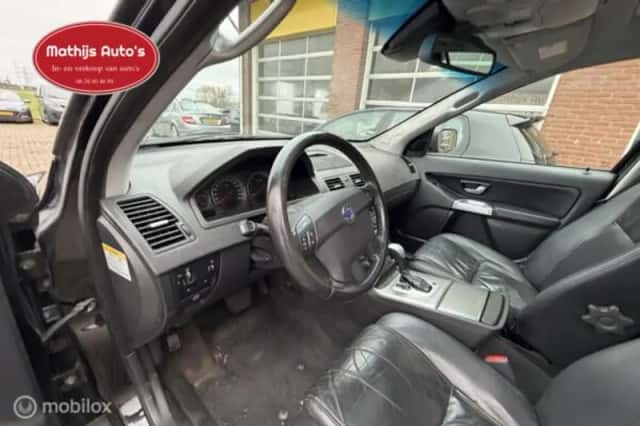 Volvo XC90 (2003) thumbnail 9