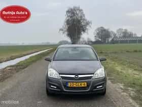 Opel Astra (2008) thumbnail 2