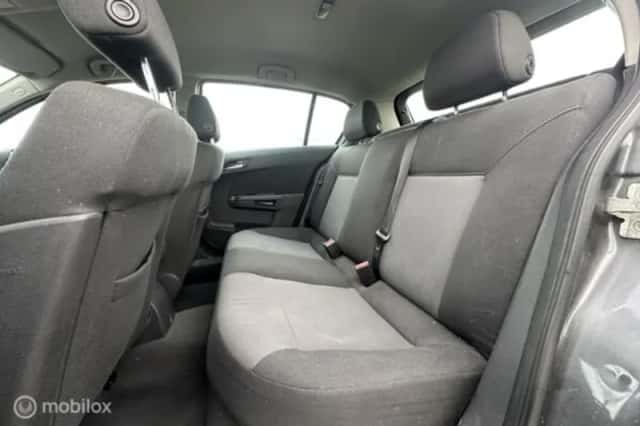 Opel Astra (2008) thumbnail 13
