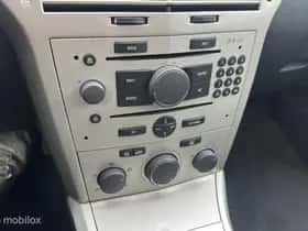 Opel Astra (2008) thumbnail 16