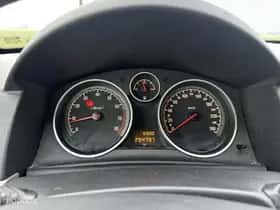 Opel Astra (2008) thumbnail 18