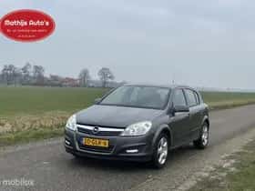 Opel Astra (2008) thumbnail 3