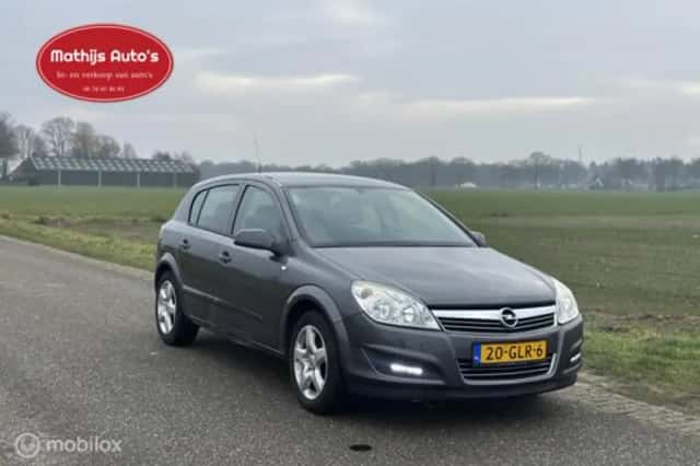 Opel Astra (2008) thumbnail 5