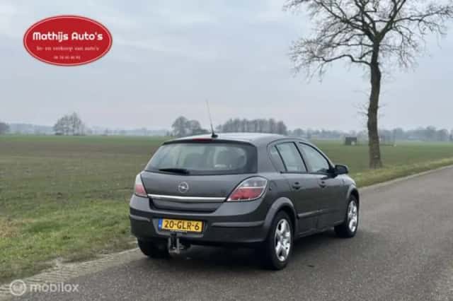 Opel Astra (2008) thumbnail 6