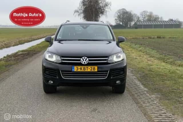 Volkswagen Touareg (2013) thumbnail 2
