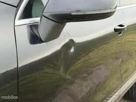 Volkswagen Touareg (2013) thumbnail 15