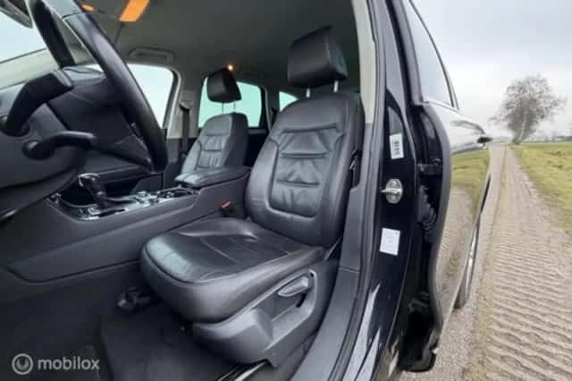 Volkswagen Touareg (2013) thumbnail 18