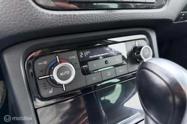 Volkswagen Touareg (2013) thumbnail 19