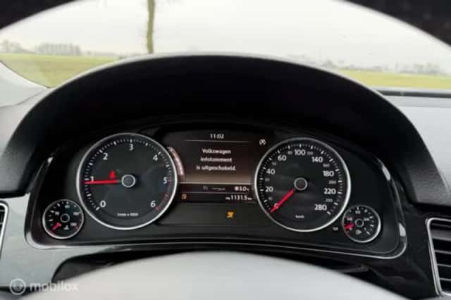 Volkswagen Touareg (2013) thumbnail 21