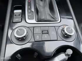 Volkswagen Touareg (2013) thumbnail 22