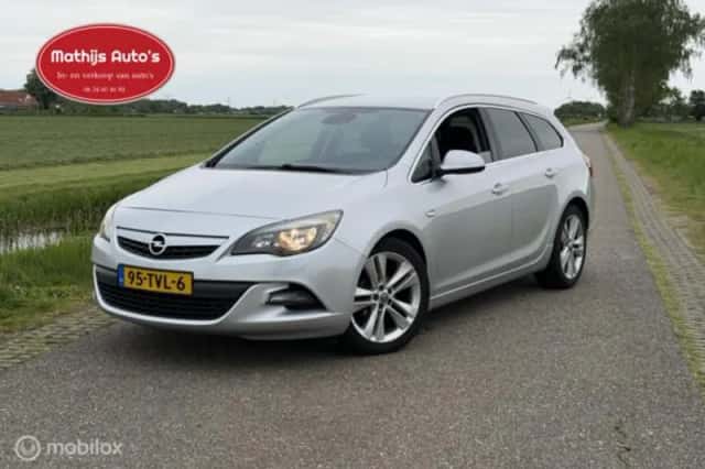 Opel Astra (2012)