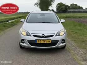 Opel Astra (2012) thumbnail 2