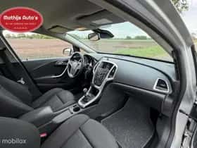 Opel Astra (2012) thumbnail 4