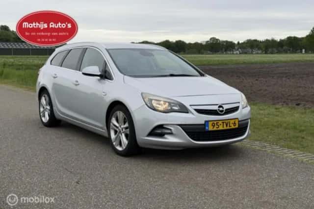 Opel Astra (2012) thumbnail 6