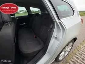 Opel Astra (2012) thumbnail 10