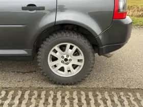 Land Rover Freelander (2009) thumbnail 11
