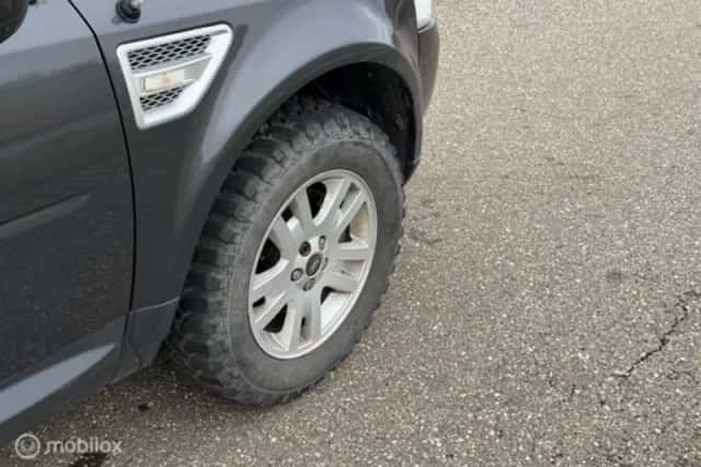 Land Rover Freelander (2009) thumbnail 15