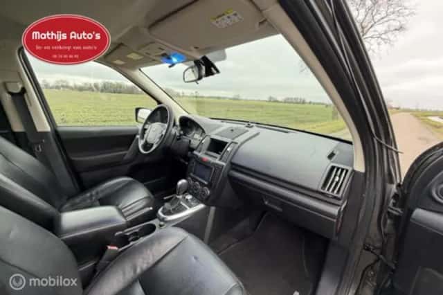 Land Rover Freelander (2009) thumbnail 4