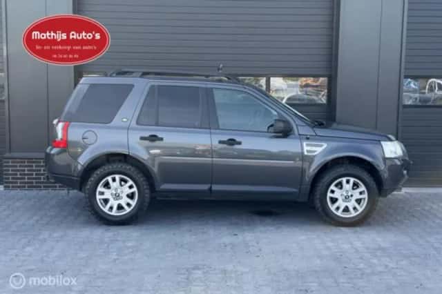 Land Rover Freelander (2009) thumbnail 6
