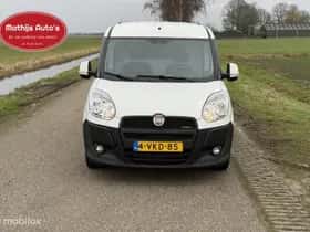 Fiat Doblò (2010) thumbnail 2