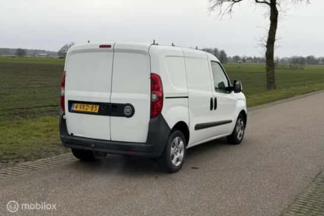 Fiat Doblò (2010) thumbnail 12