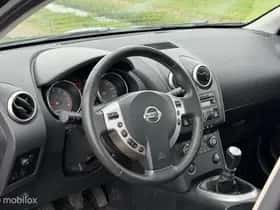 Nissan Qashqai (2009) thumbnail 17