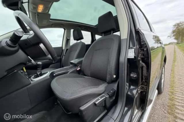 Nissan Qashqai (2009) thumbnail 18