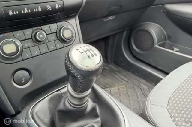 Nissan Qashqai (2009) thumbnail 19