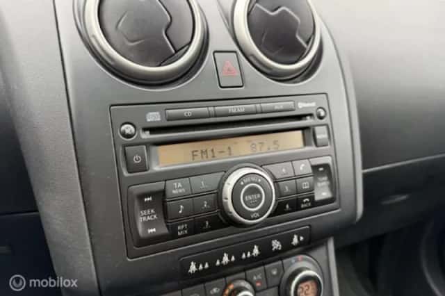 Nissan Qashqai (2009) thumbnail 21