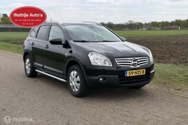 Nissan Qashqai (2009) thumbnail 6