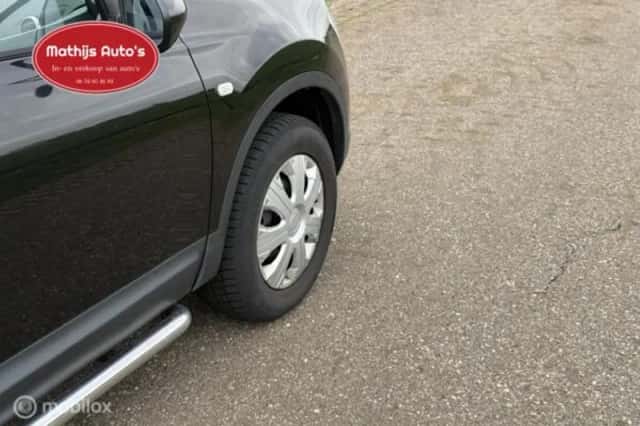 Nissan Qashqai (2009) thumbnail 9