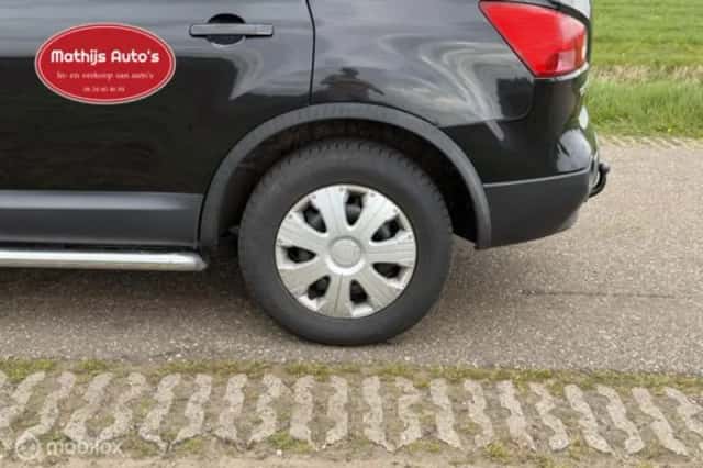 Nissan Qashqai (2009) thumbnail 10