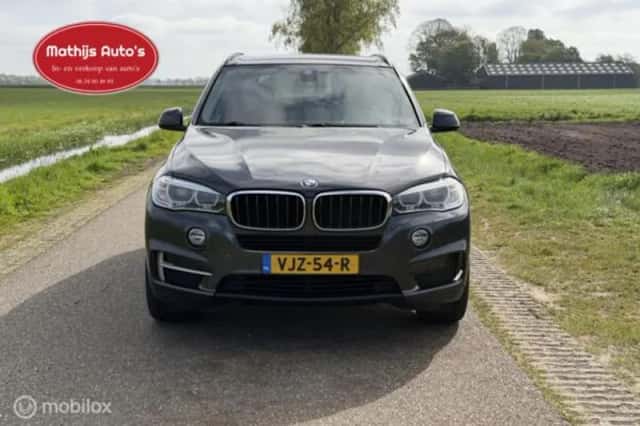 BMW X5 (2021) thumbnail 2