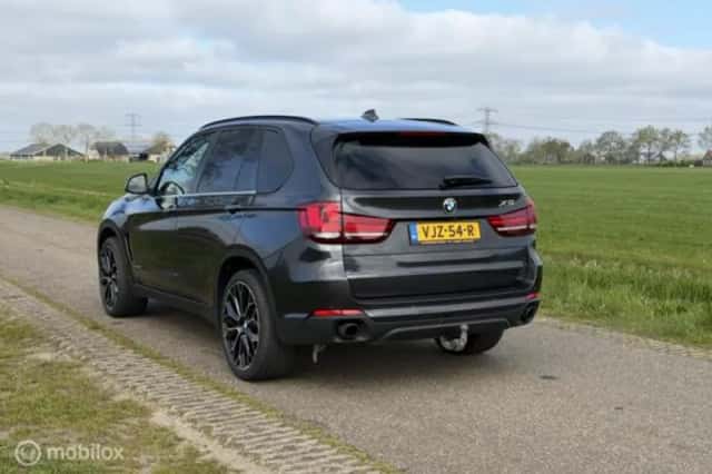 BMW X5 (2021) thumbnail 12