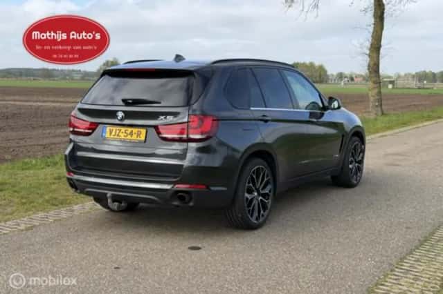 BMW X5 (2021) thumbnail 6