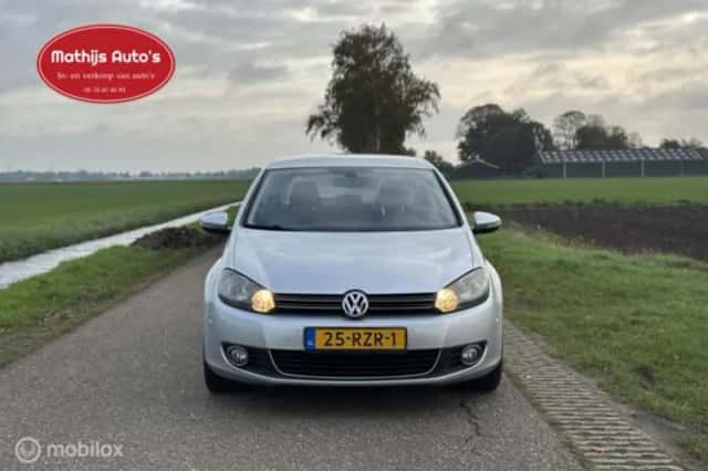 Volkswagen Golf (2011) thumbnail 2