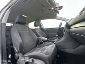 Volkswagen Golf (2011) thumbnail 12