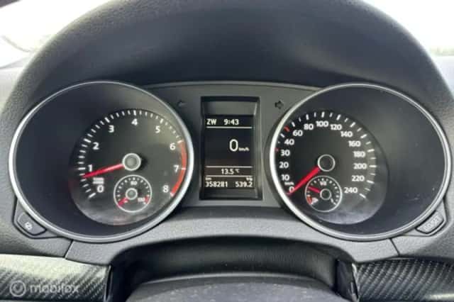Volkswagen Golf (2011) thumbnail 17