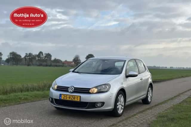 Volkswagen Golf (2011) thumbnail 4