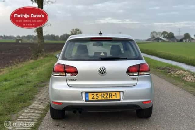 Volkswagen Golf (2011) thumbnail 5