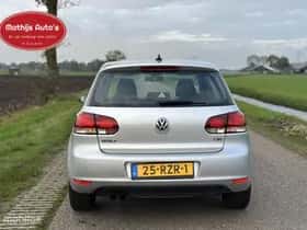 Volkswagen Golf (2011) thumbnail 5